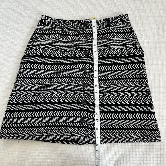 Anthropologie Maeve Black White Tribal Pattern Button Up Mini Skirt US 2 - Picture 11 of 11